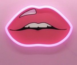 HOW TO KEEP YOUR LIPS HEALTHY AND BEAUTIFUL | MEME'S WORLD OF VIBES | NATURAL LIPGLOSS AND LIP SCRUBS