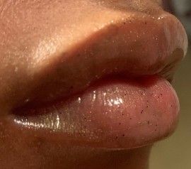 BLACK CAT BERRY LIP GLOSS AND LIP SCRUB | HEALTH BENEFITS OF NATURAL LIP PRODUCTS | MEME'S WORLD OF VIBES
